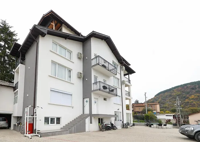 Graffit Luxury Houses